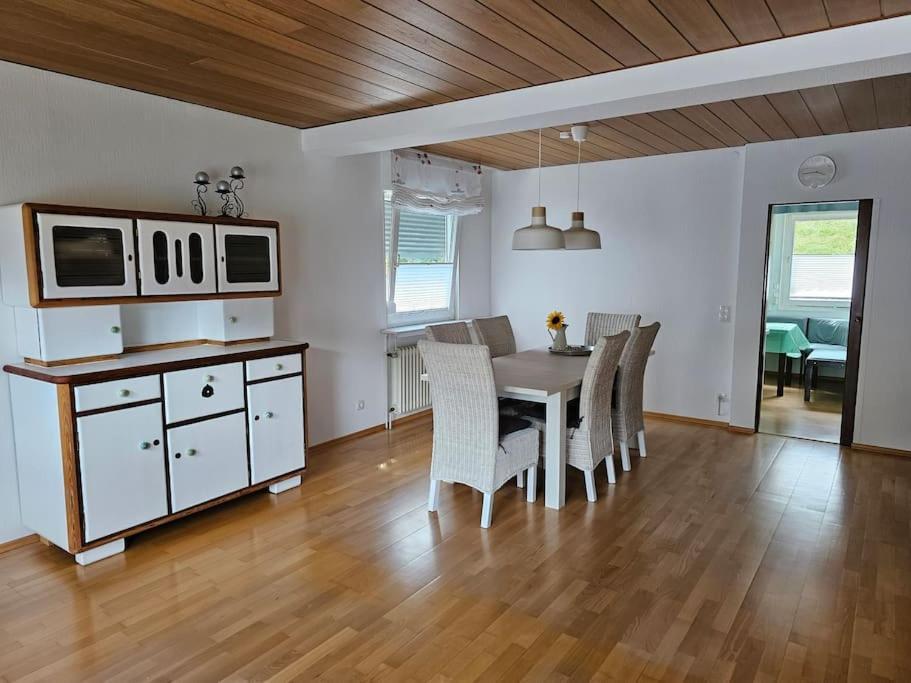 Grosse Ferienwohnung Am Waldrand Шенау Екстер'єр фото